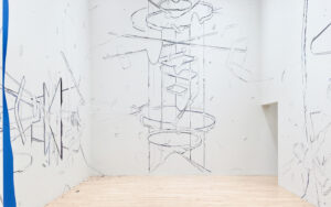 Keita Mori, Bug report, 2020, fil de coton et fil de soie, sur mur. Vue de l'exposition  «The Potentiality of Drawing», Museum of Contemporary Art Tokyo, Tokyo (JP). Curator: Naoko Seki. Soutien de la production: Asahi Shimbun Foundation.