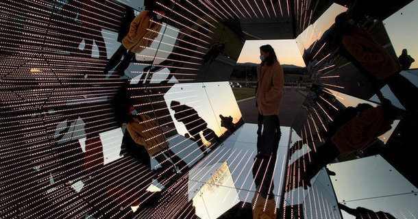 Au-delà du réel ? - biennale némo au CENTQUATRE PARIS