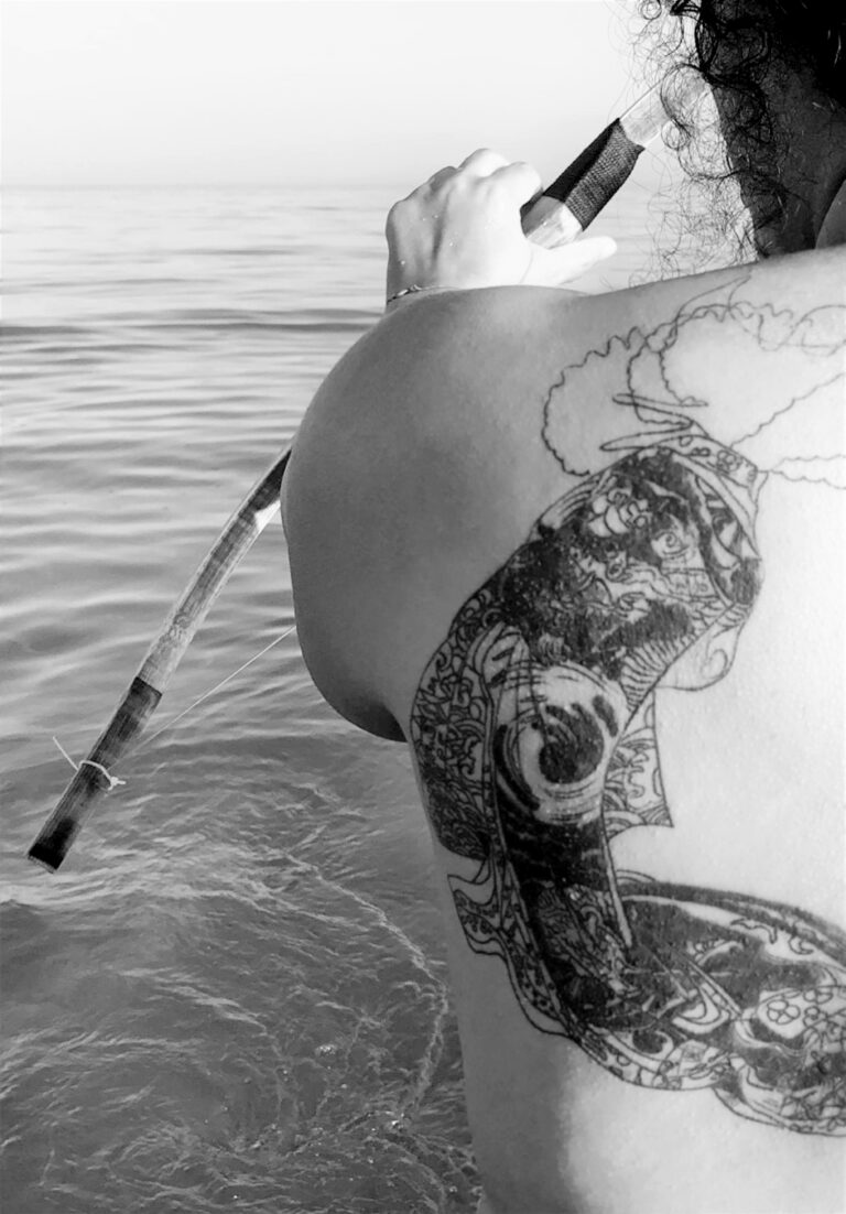 <i></noscript>I See a Bird / Je vois un oiseau</i>