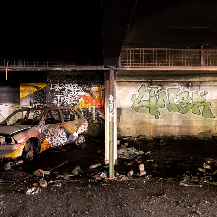 Projet Mausolée de Lek &amp; Sowat, résidence artistique sauvage dans un supermarché abandonné du nord de Paris - Porte de la Villette